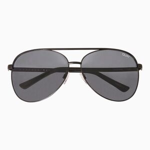 Quay Vivienne Sunglasses in Black/Smoke